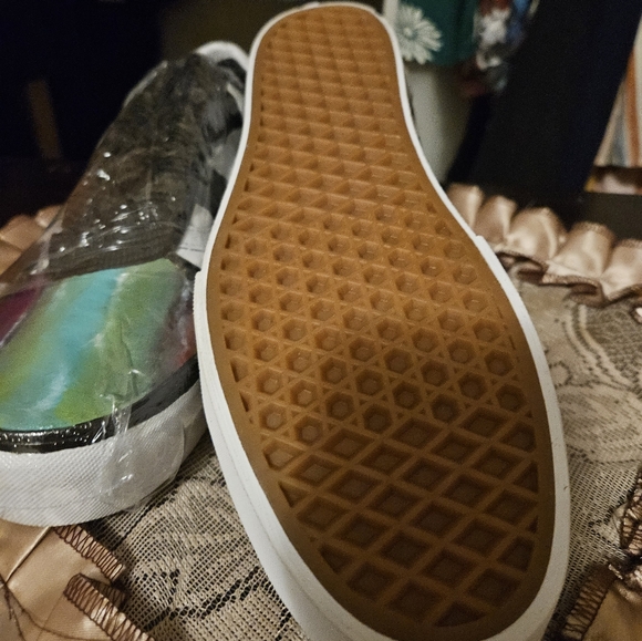 Vans custome made sneakers - Picture 2 of 3